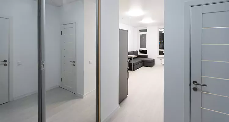 Modern Mirrored Closet Doors Repair in Cutler Bay, FL